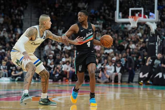 开云登录网址入口-最多落后39分！字母哥21+5难掩失落，文班亚马22+10三节打卡