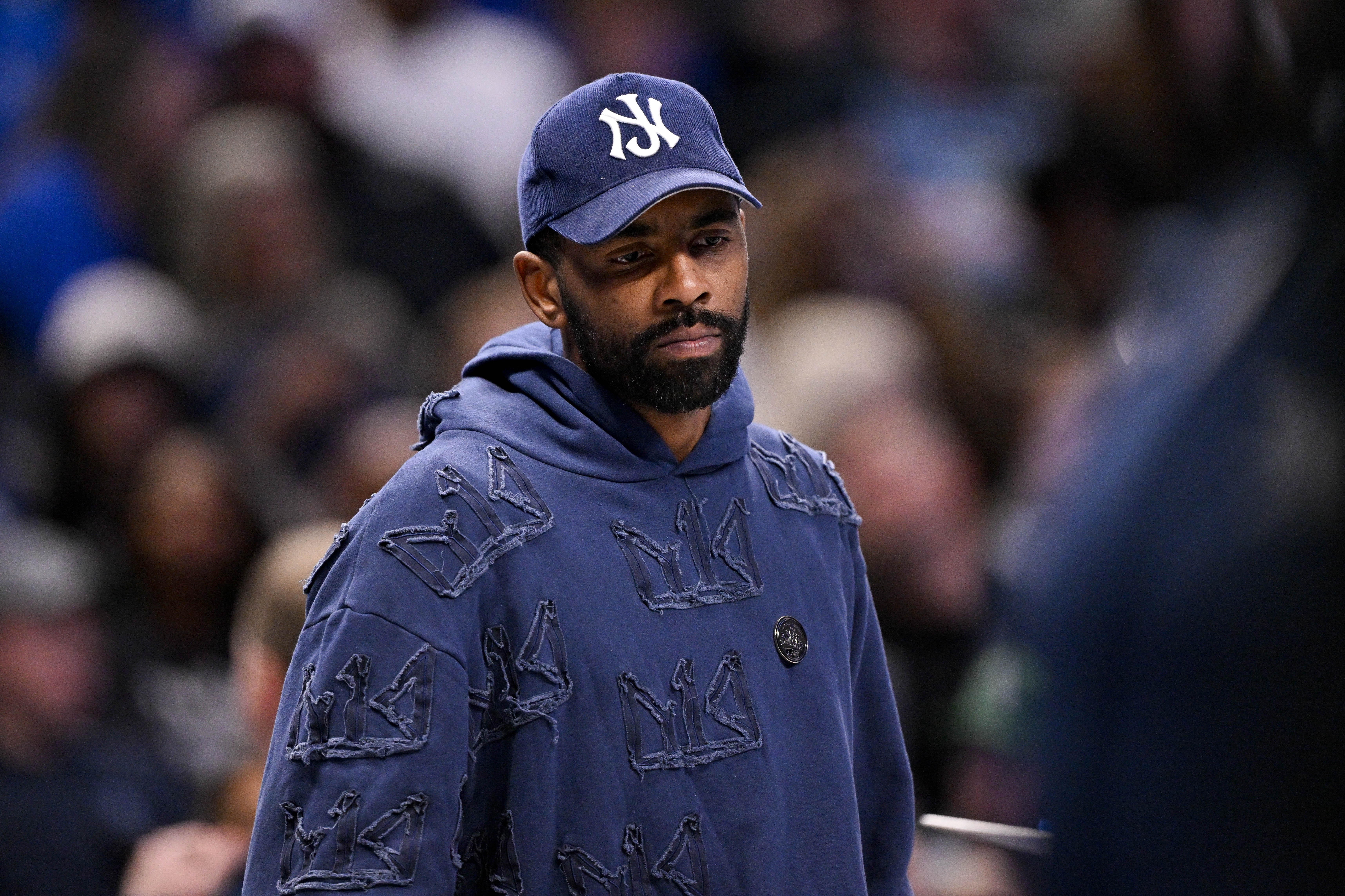 开云下载-阿里纳斯：若独行侠无法争冠留着欧文没任何意义 纯粹是浪费时间