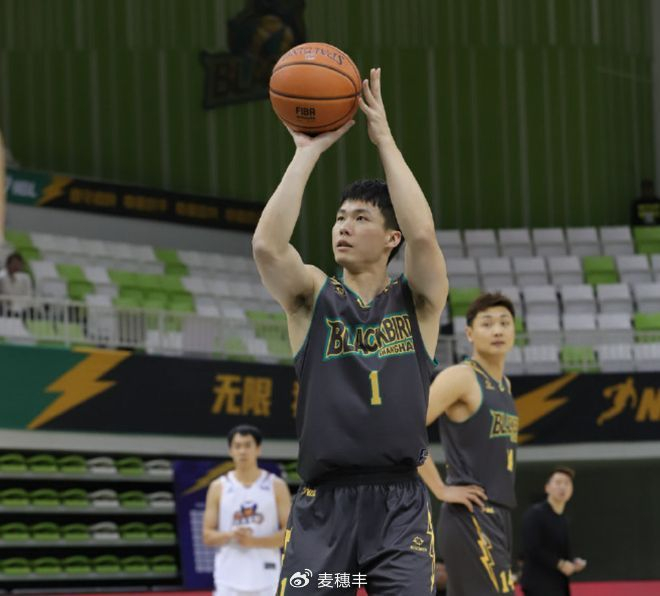 开云线上入口-首秀仅得1分！网红球员终于登场，没打就进全明星|赖益烨|男篮|上海|上海玄鸟男篮|山东队_新浪体育_新浪新闻