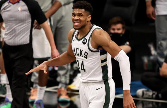 开云线上入口-字母哥是伟大表演的注脚 更是天王山之战的逃兵